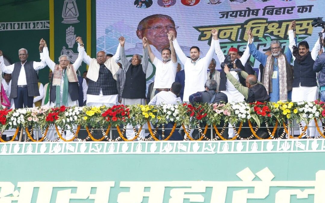 Congress President Mallikarjun Kharge Slams PM Narendra Modi for Unfulfilled Promises, Calls Out BJP’s Manipulative Tactics During ‘Jan Vishwas Maha Rally’ in Patna